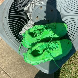 Balenciaga triple s green